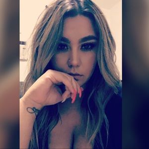 Meet your Posher, Angie